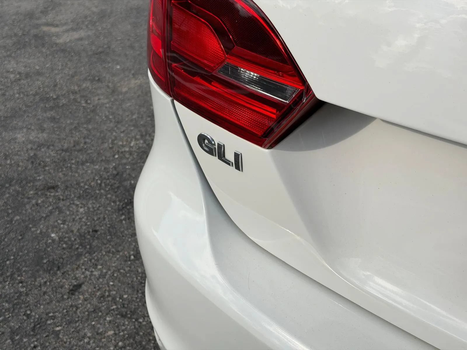 Used 2012 Volkswagen Jetta GLI FWD image 25