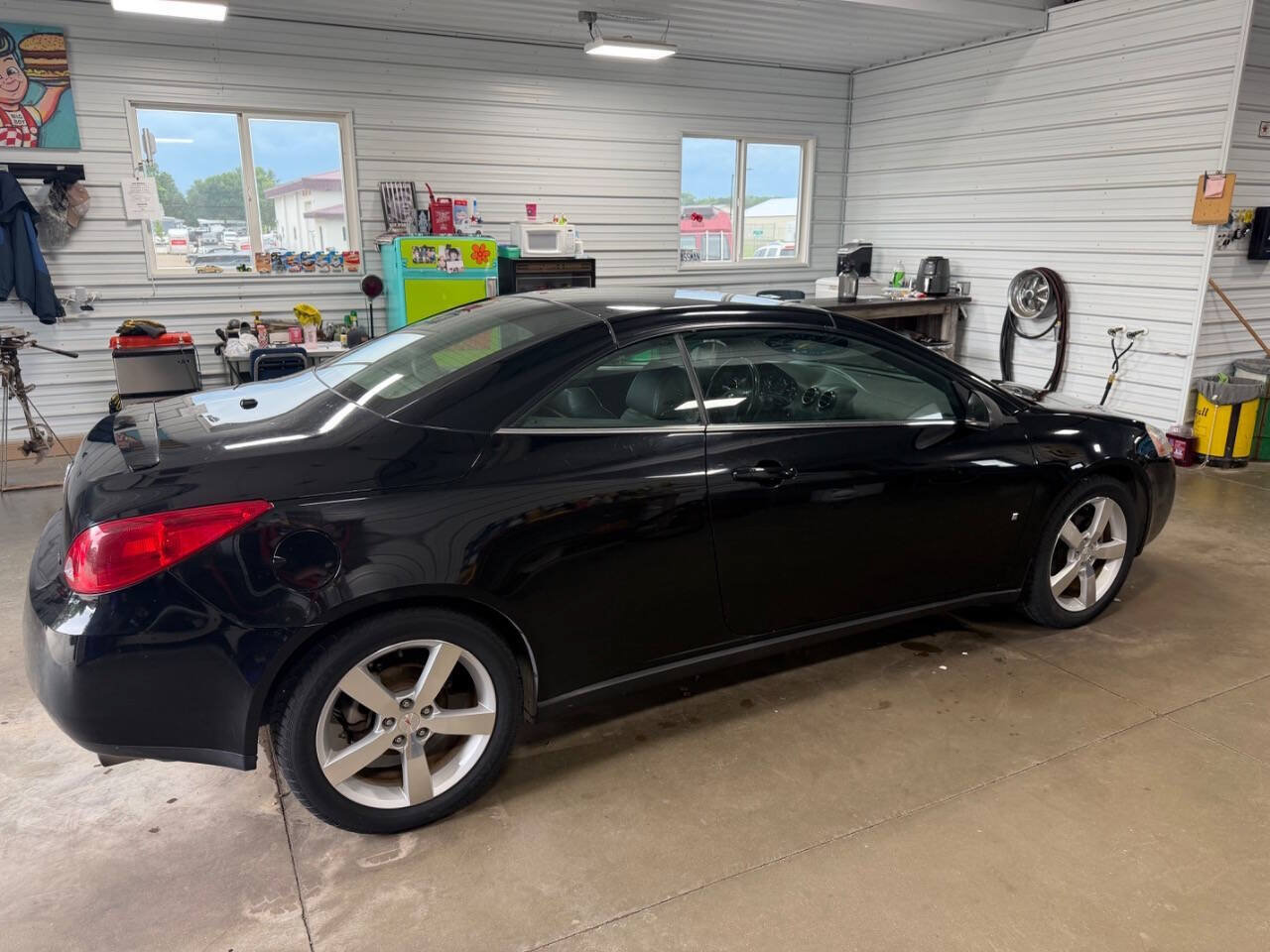 Used 2007 Pontiac G6 GT w/ Sport Package FWD image 1