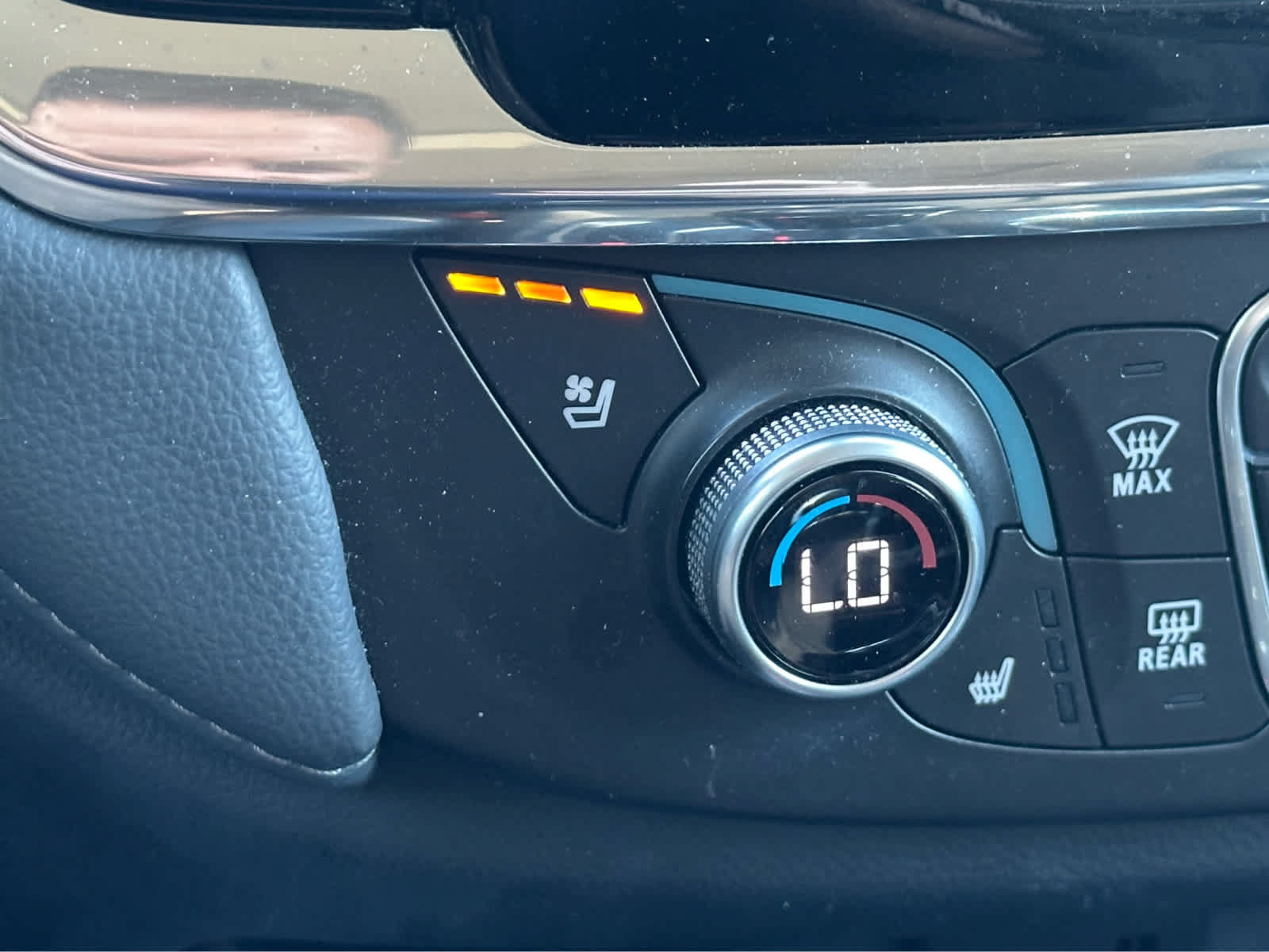 Used 2018 Chevrolet Traverse Premier AWD/4WD image 18