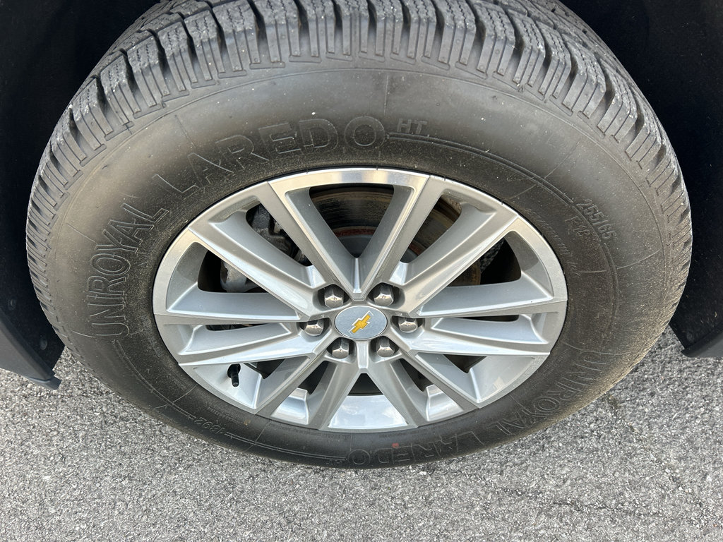 Used 2022 Chevrolet Traverse LT FWD image 12