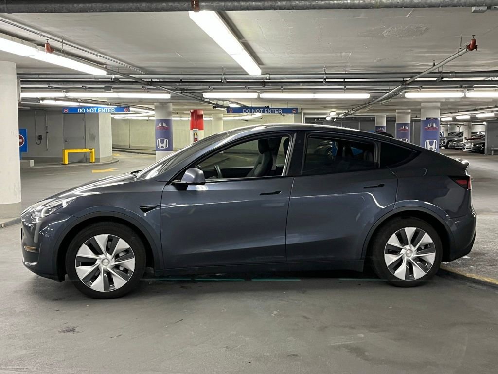 Used 2021 Tesla Model Y Long Range image 30