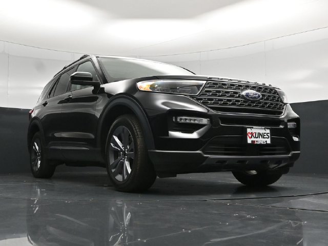 Used 2023 Ford Explorer XLT w/ XLT Sport Appearance Package AWD/4WD image 58