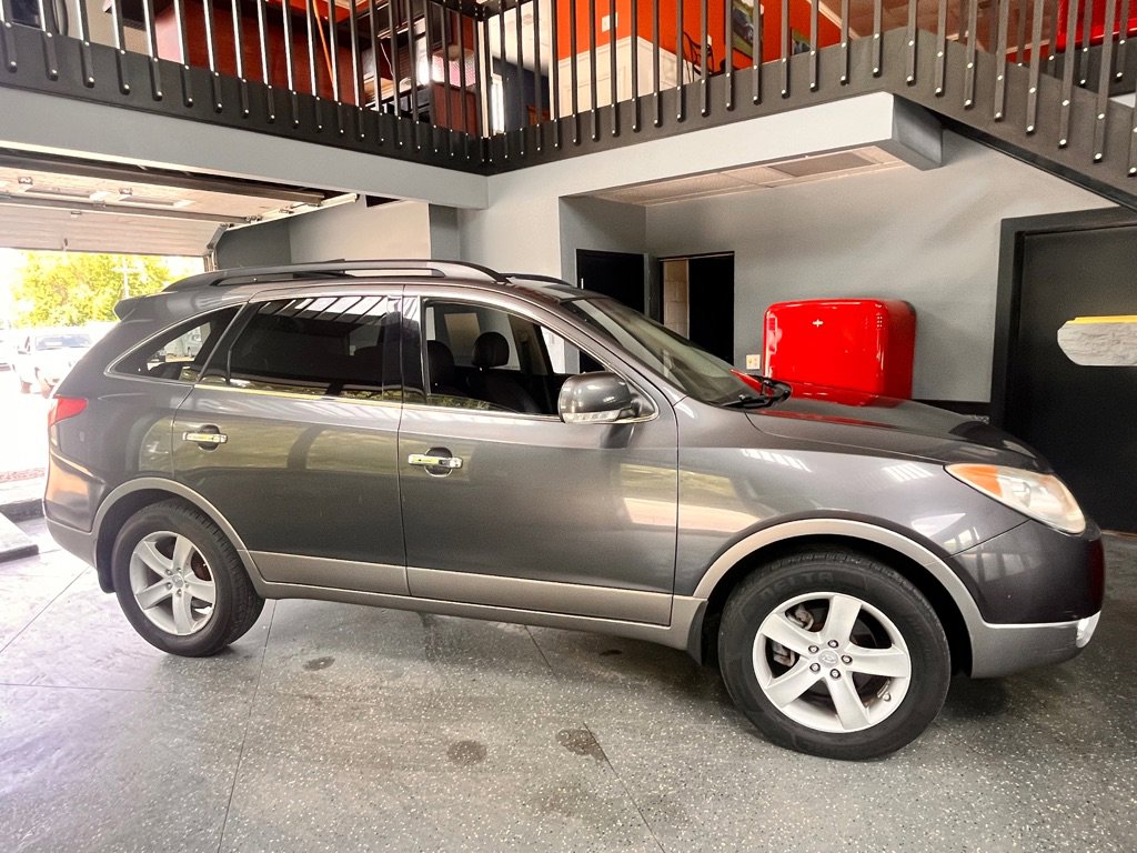 Used 2010 Hyundai Veracruz Limited image 1