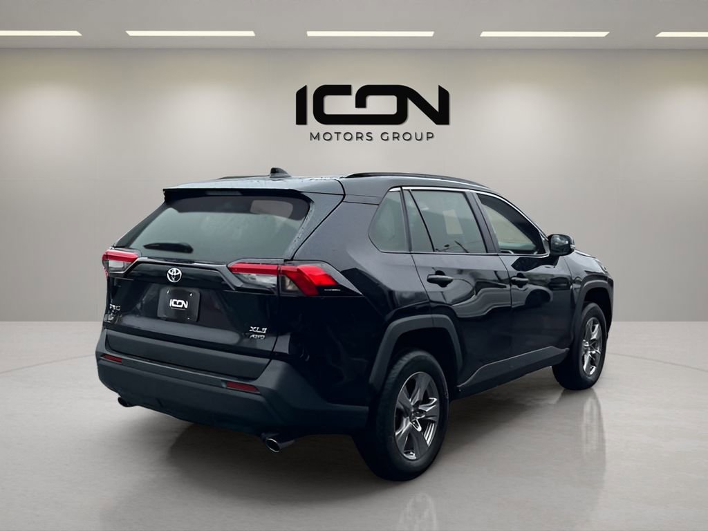 Used 2025 Toyota RAV4 XLE AWD/4WD image 5