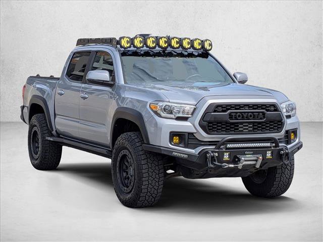 Used 2019 Toyota Tacoma TRD Off-Road w/ Technology Package AWD/4WD image 3
