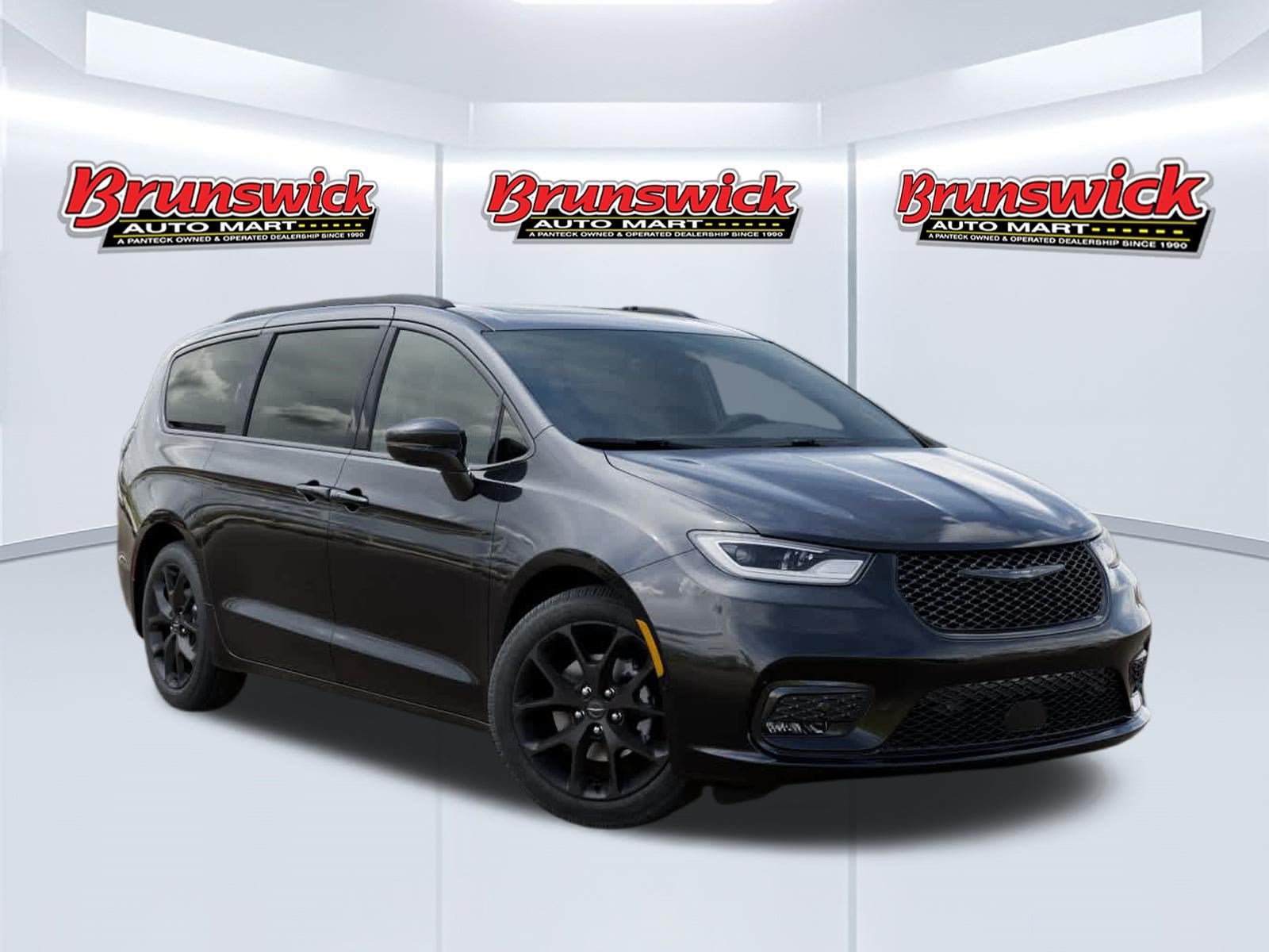 New 2026 Chrysler Pacifica Select w/ S Appearance Package FWD image 5