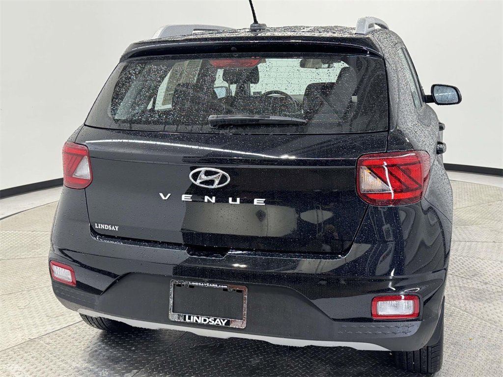 Used 2024 Hyundai Venue SEL image 8