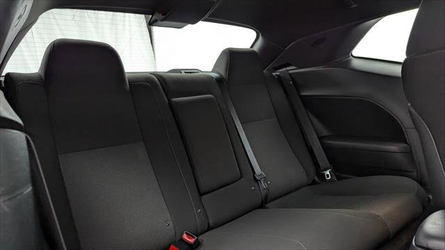 Used 2016 Dodge Challenger R/T image 18