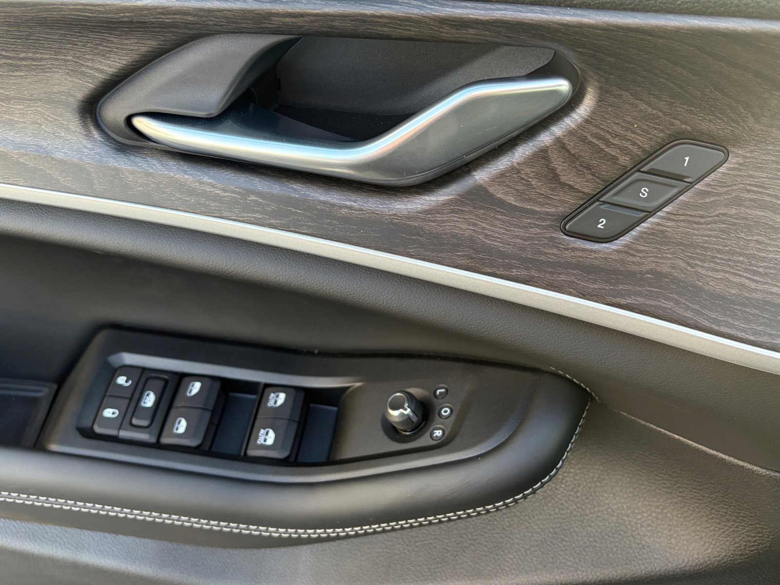 New 2026 Jeep Grand Cherokee Limited Reserve image 14