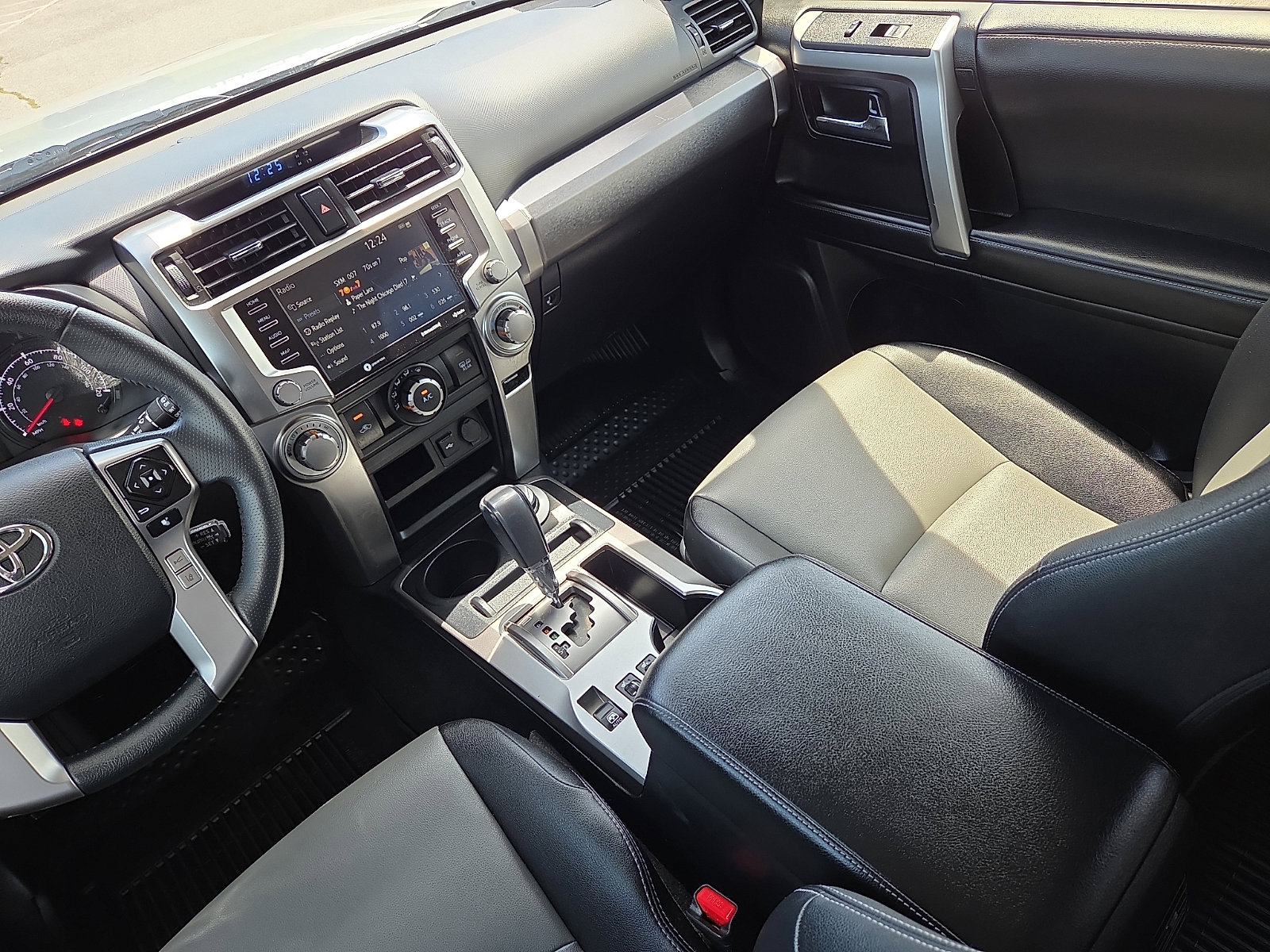 Used 2022 Toyota 4Runner SR5 Premium AWD/4WD image 12