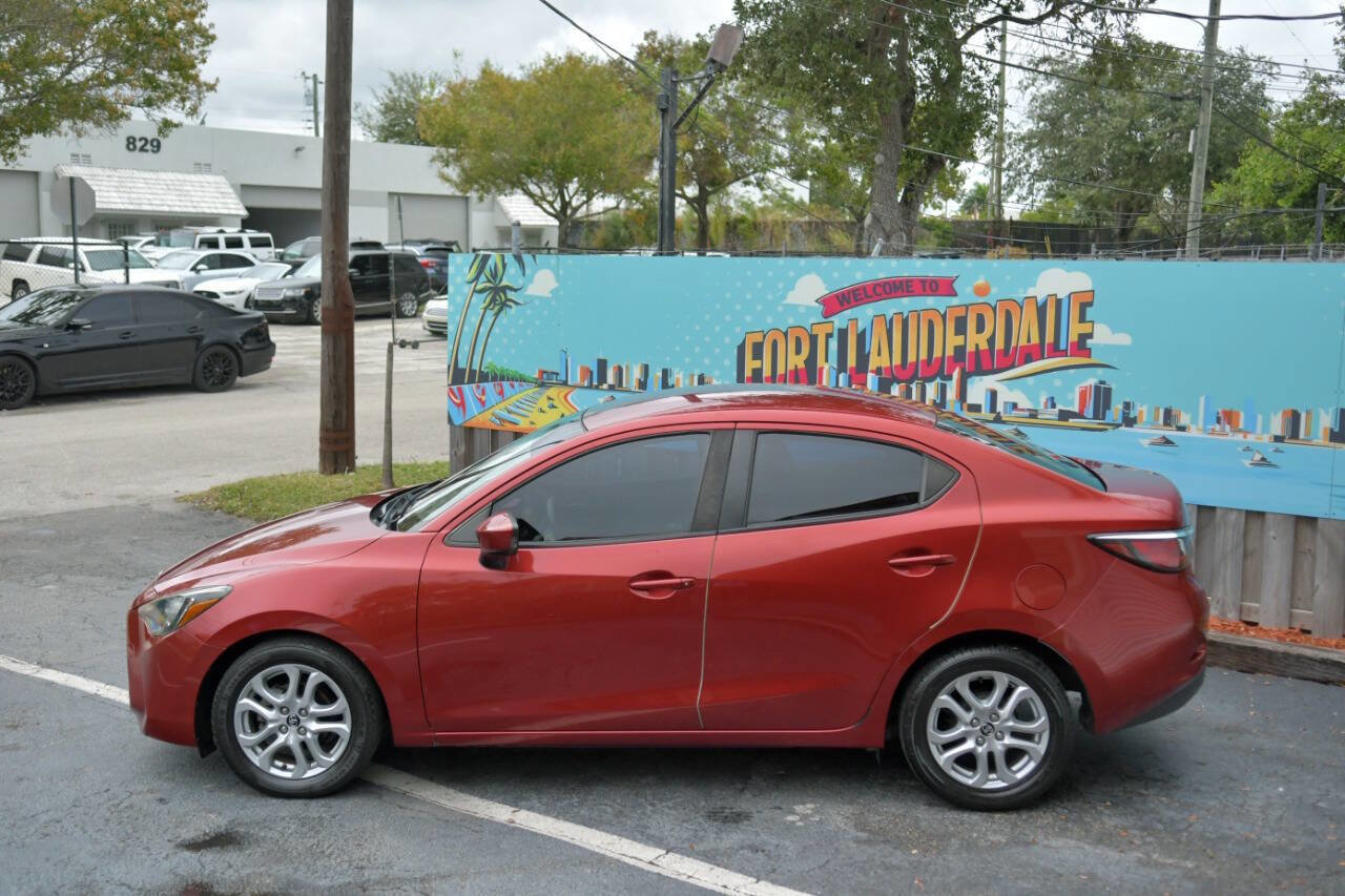 Used 2017 Toyota Yaris iA FWD image 9