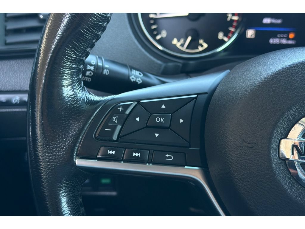 Used 2018 Nissan Rogue SL w/ Premium Package FWD image 28