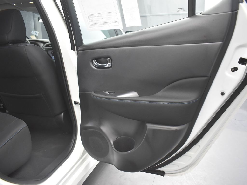 Used 2024 Nissan Leaf S image 20