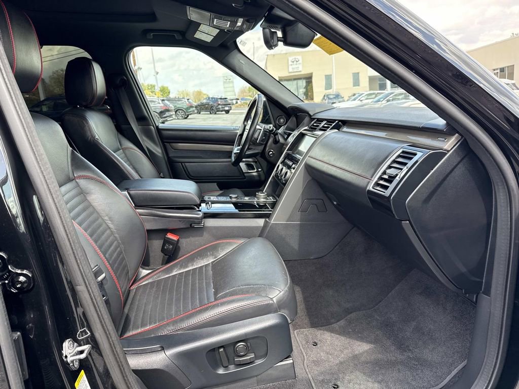Used 2020 Land Rover Discovery HSE image 20
