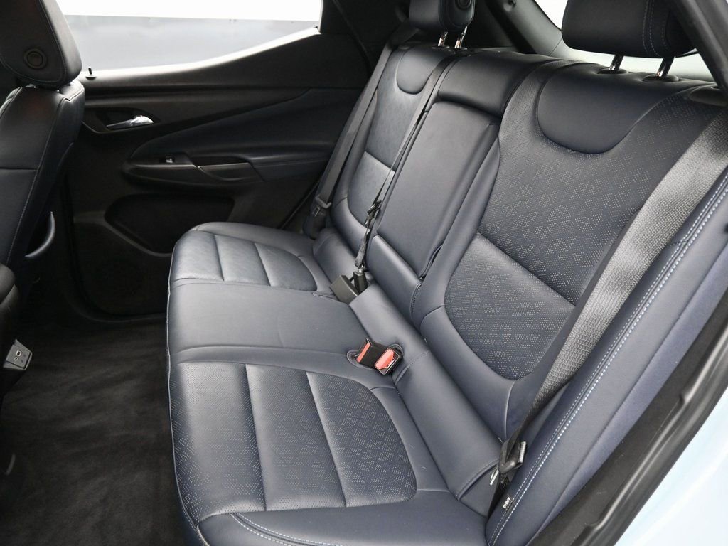 Used 2022 Chevrolet Bolt EUV LT w/ Convenience Package FWD image 26