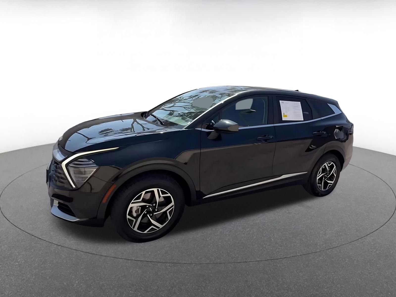 Used 2025 Kia Sportage LX image 8