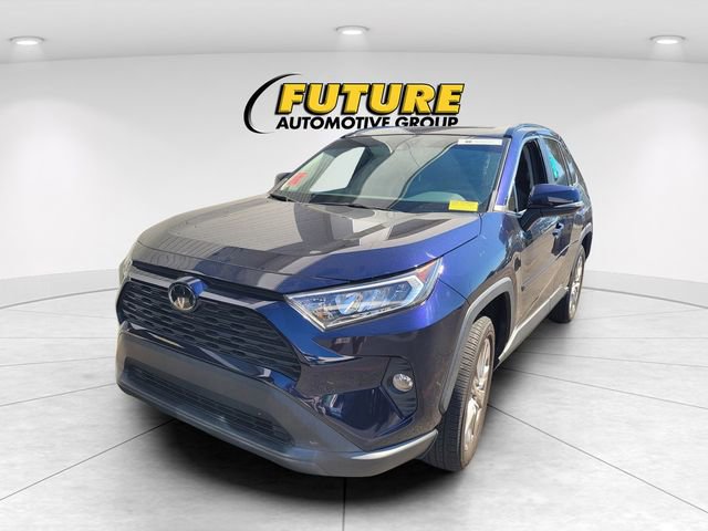 Used 2020 Toyota RAV4 XLE Premium image 2