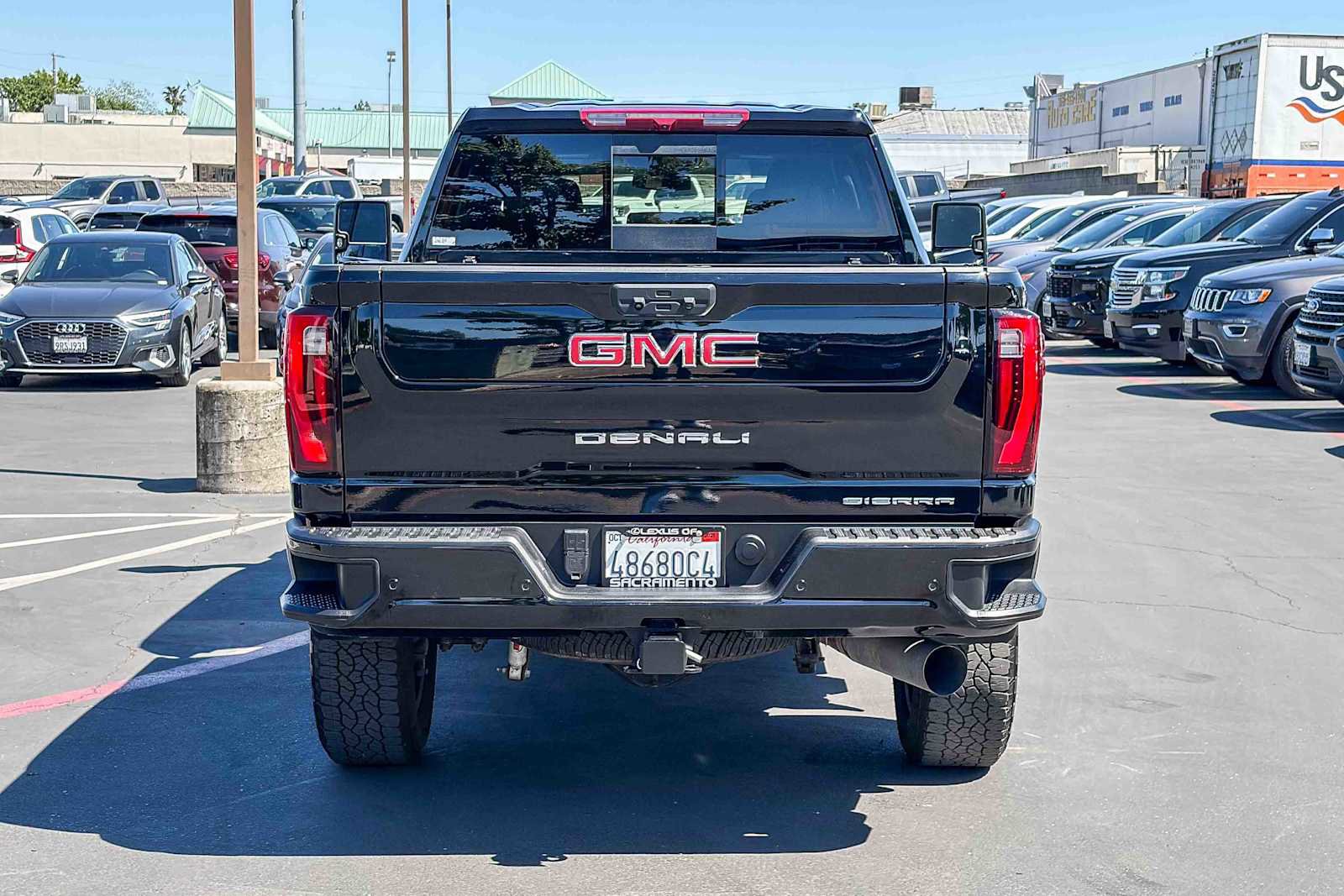 Used 2025 GMC Sierra 2500 Denali image 3