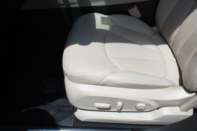 Used 2019 Buick Envision Essence FWD image 35
