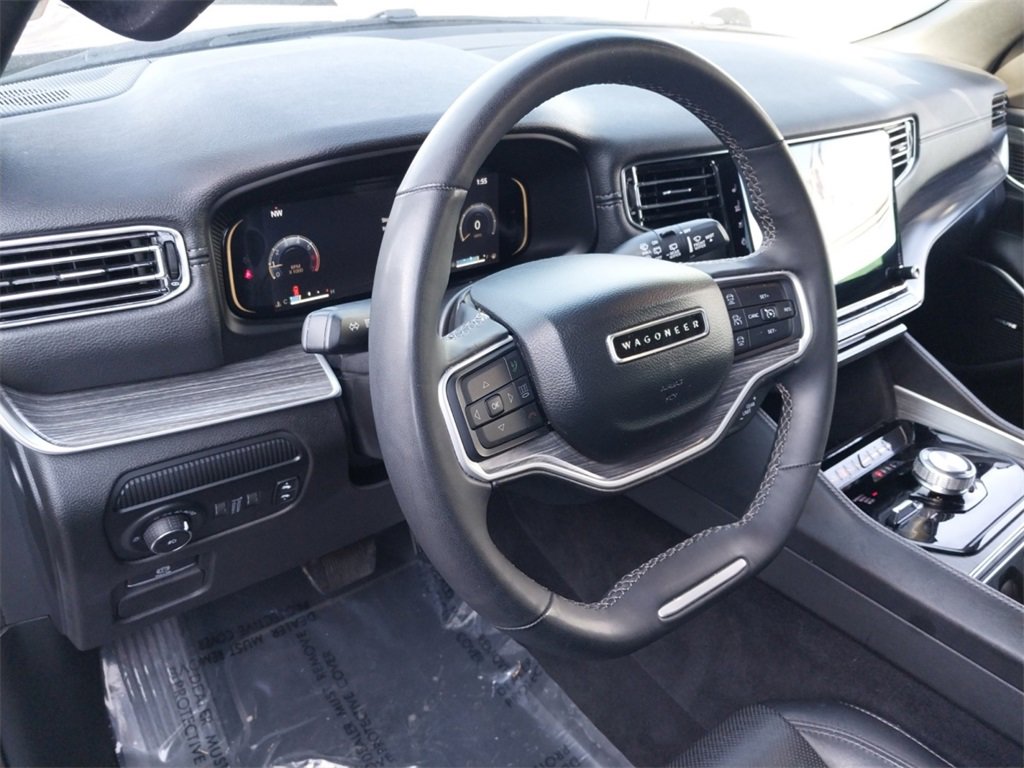 Used 2023 Jeep Wagoneer L Series II image 14