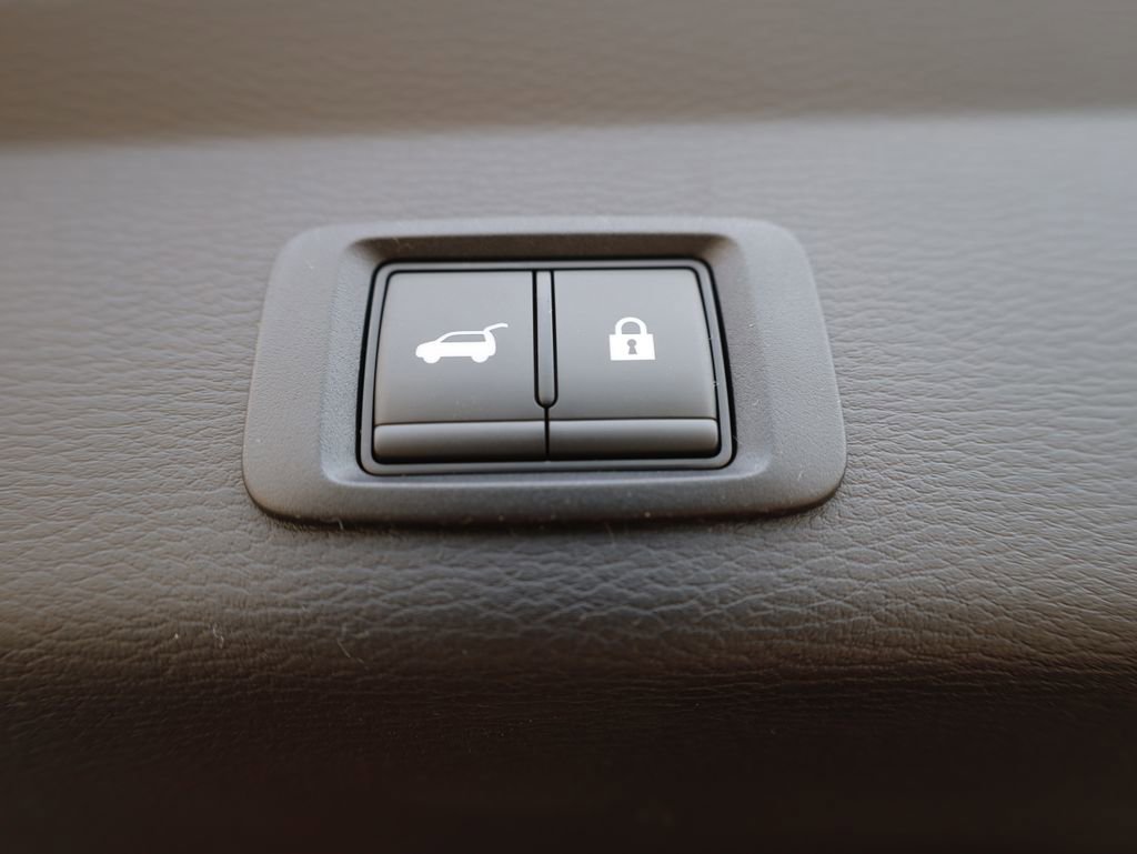 New 2025 Mitsubishi Outlander SE image 26