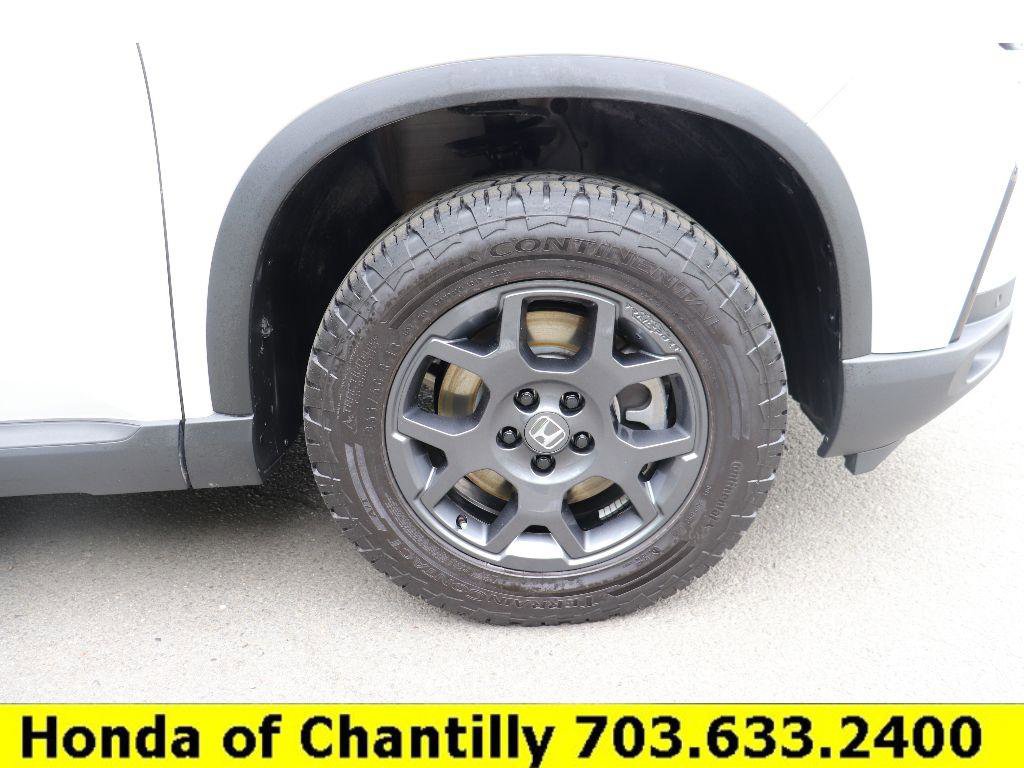 Certified 2025 Honda Pilot TrailSport image 32