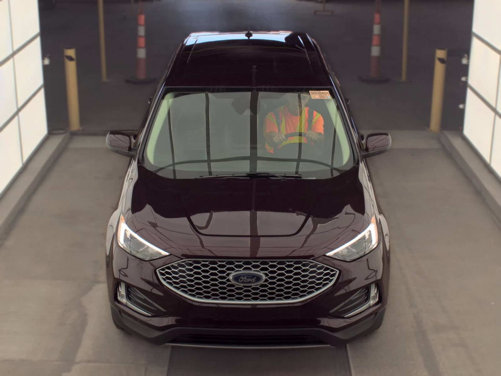 Used 2023 Ford Edge SEL w/ Convenience Package AWD/4WD image 2