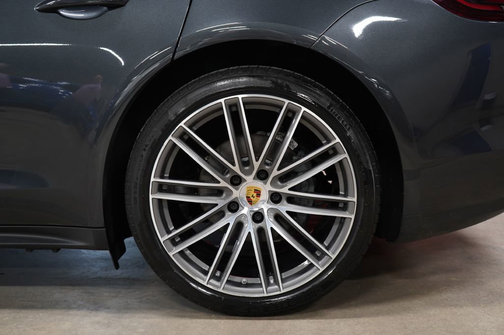 Used 2018 Porsche Panamera 4S AWD/4WD image 36