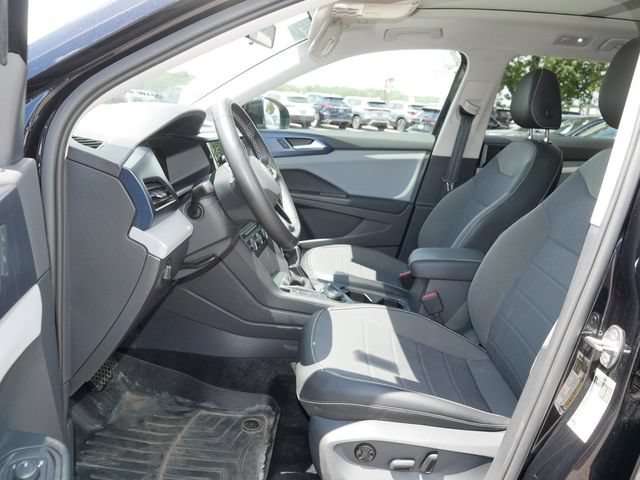 Certified 2022 Volkswagen Taos SE FWD image 13
