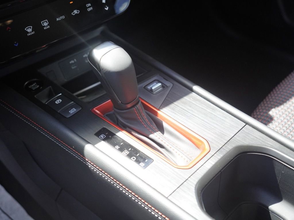 Certified 2025 Nissan Kicks SR image 14