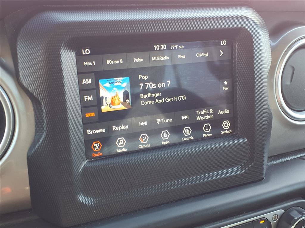 Used 2021 Jeep Wrangler Unlimited Sahara AWD/4WD image 4