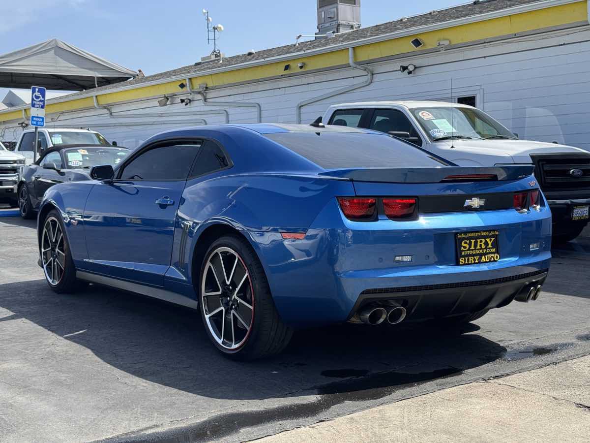 Used 2013 Chevrolet Camaro SS w/ Hot Wheels Special Edition RWD image 11