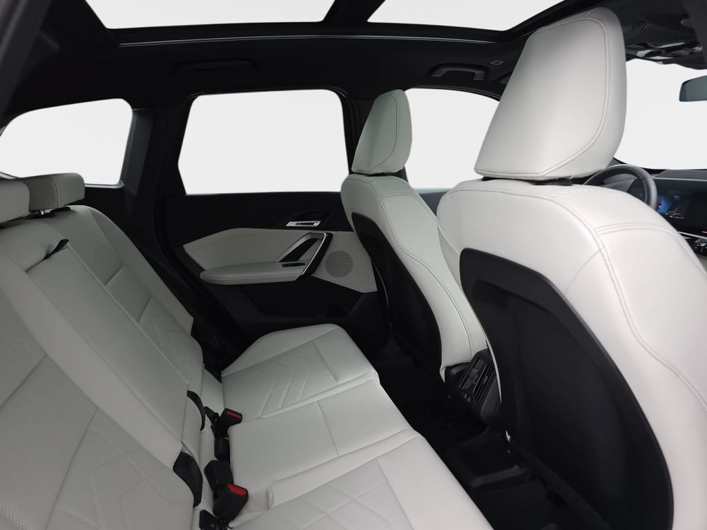 New 2026 BMW X1 xDrive28i w/ Technology Package AWD/4WD image 11