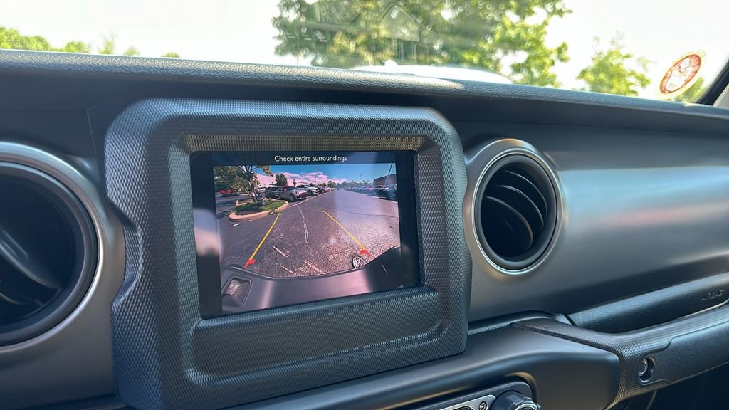 Used 2023 Jeep Gladiator Sport image 22