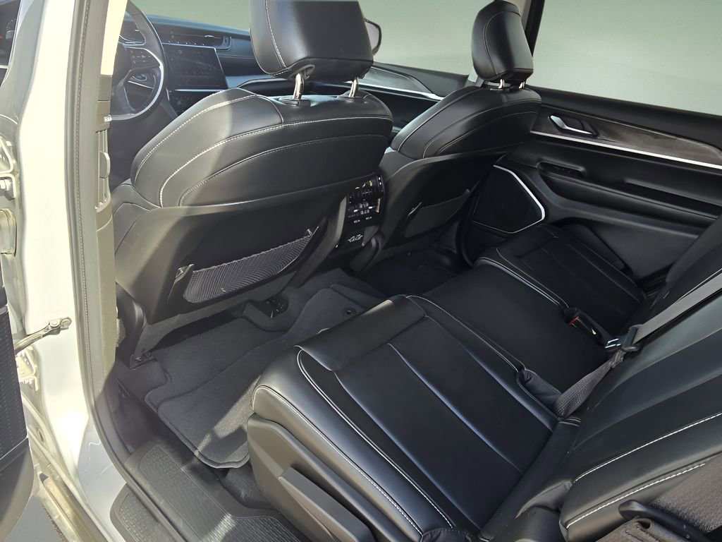 Used 2021 Jeep Grand Cherokee L Limited image 28