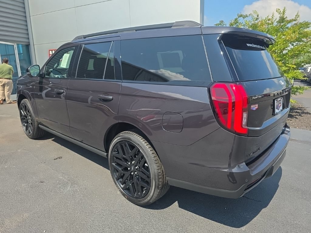 New 2027 Ford Expedition Platinum w/ Stealth Performance Package AWD/4WD image 9