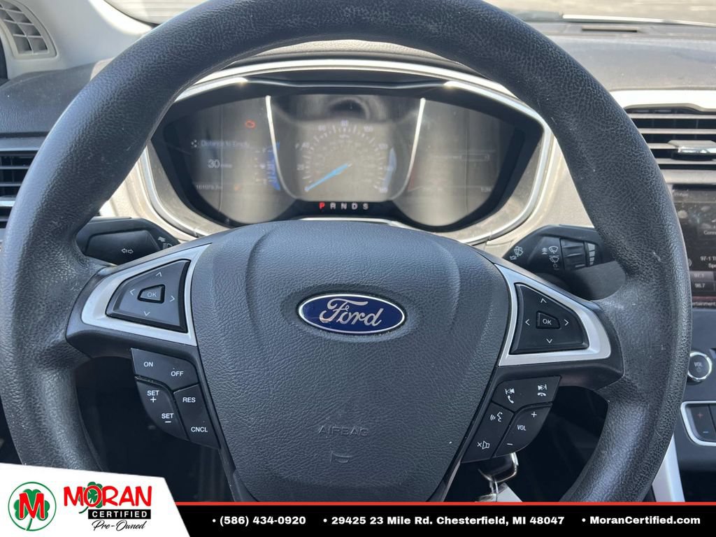 Used 2016 Ford Fusion SE FWD image 18