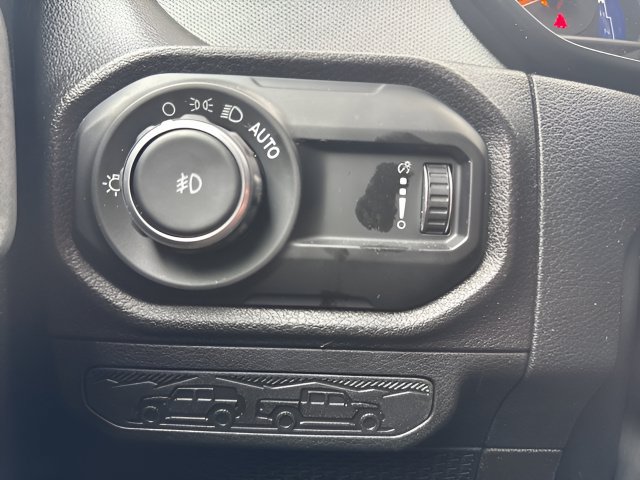 Used 2025 Jeep Wrangler Unlimited Sport AWD/4WD image 12