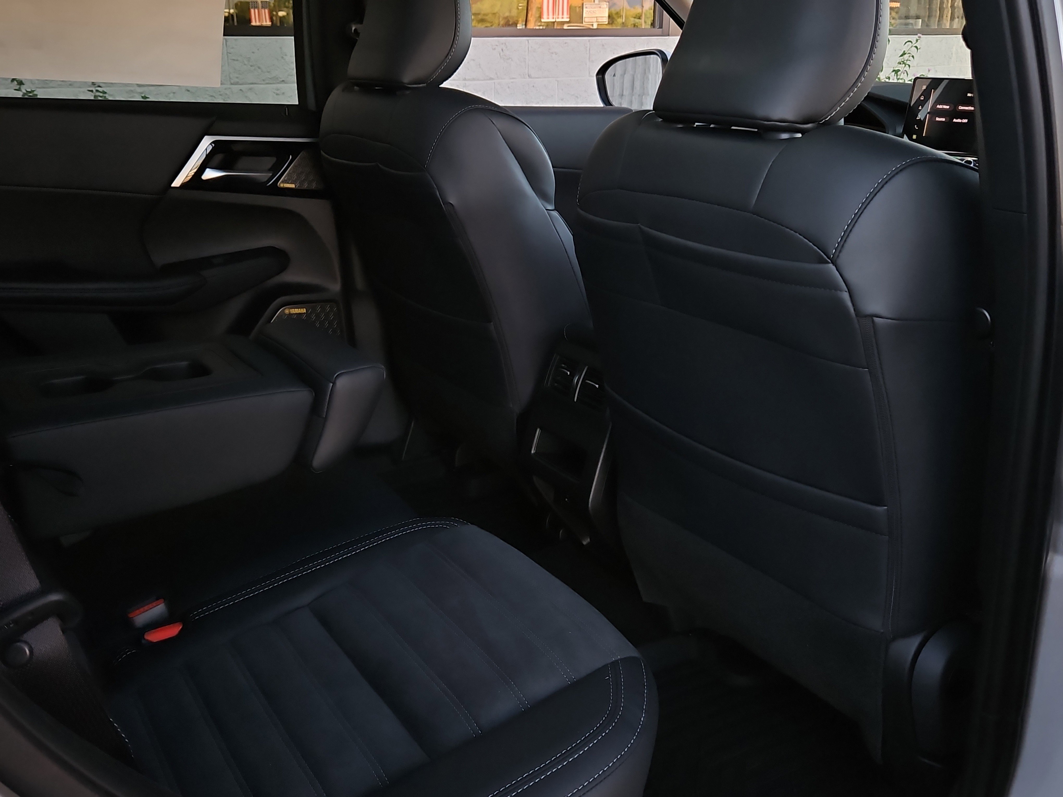 New 2025 Mitsubishi Outlander SE image 22