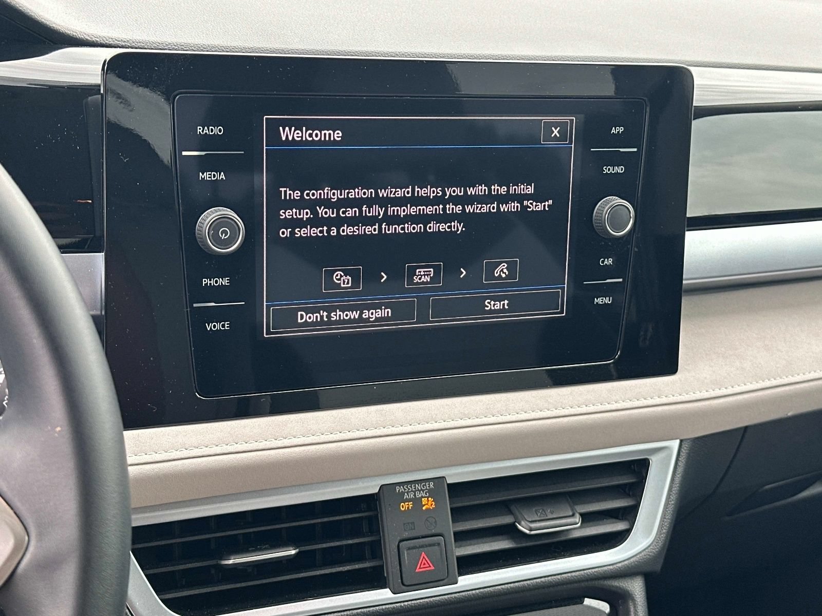 Certified 2025 Volkswagen Taos SE AWD/4WD image 16