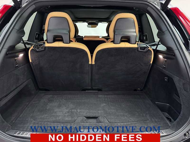 Used 2017 Volvo XC90 T6 Momentum w/ Vision Package image 17