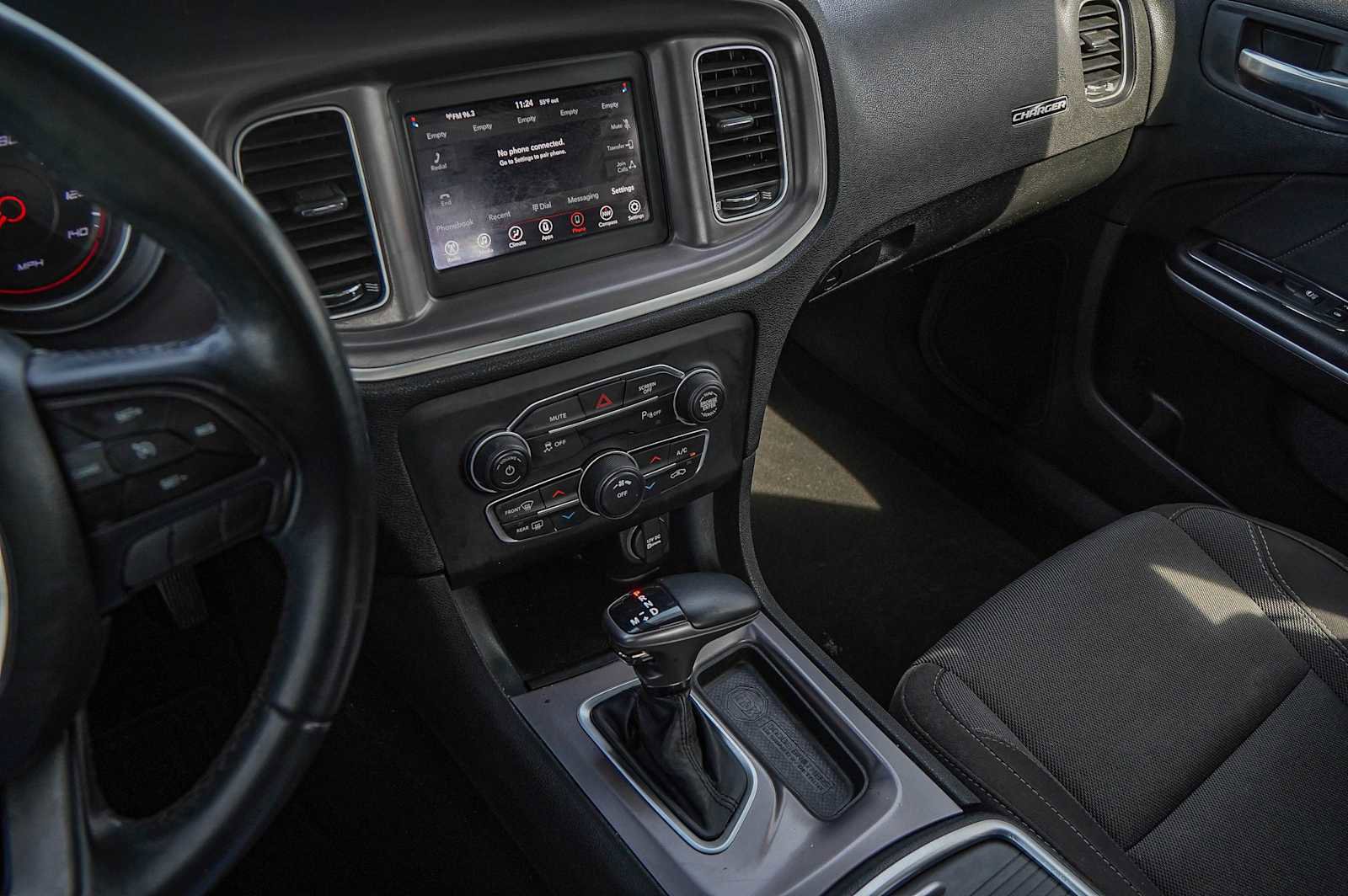 Used 2019 Dodge Charger SXT image 17