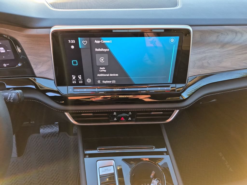Used 2024 Volkswagen Atlas SE FWD image 25