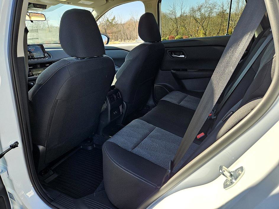 New 2026 Nissan Rogue SV image 8