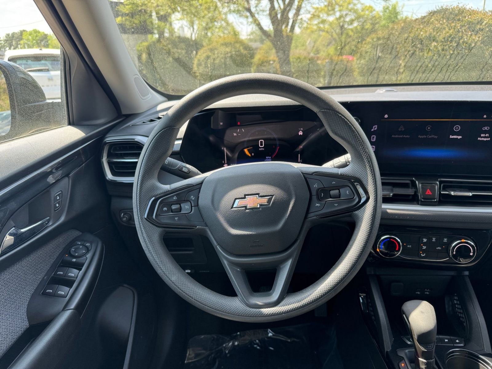 Used 2025 Chevrolet TrailBlazer LT FWD image 30
