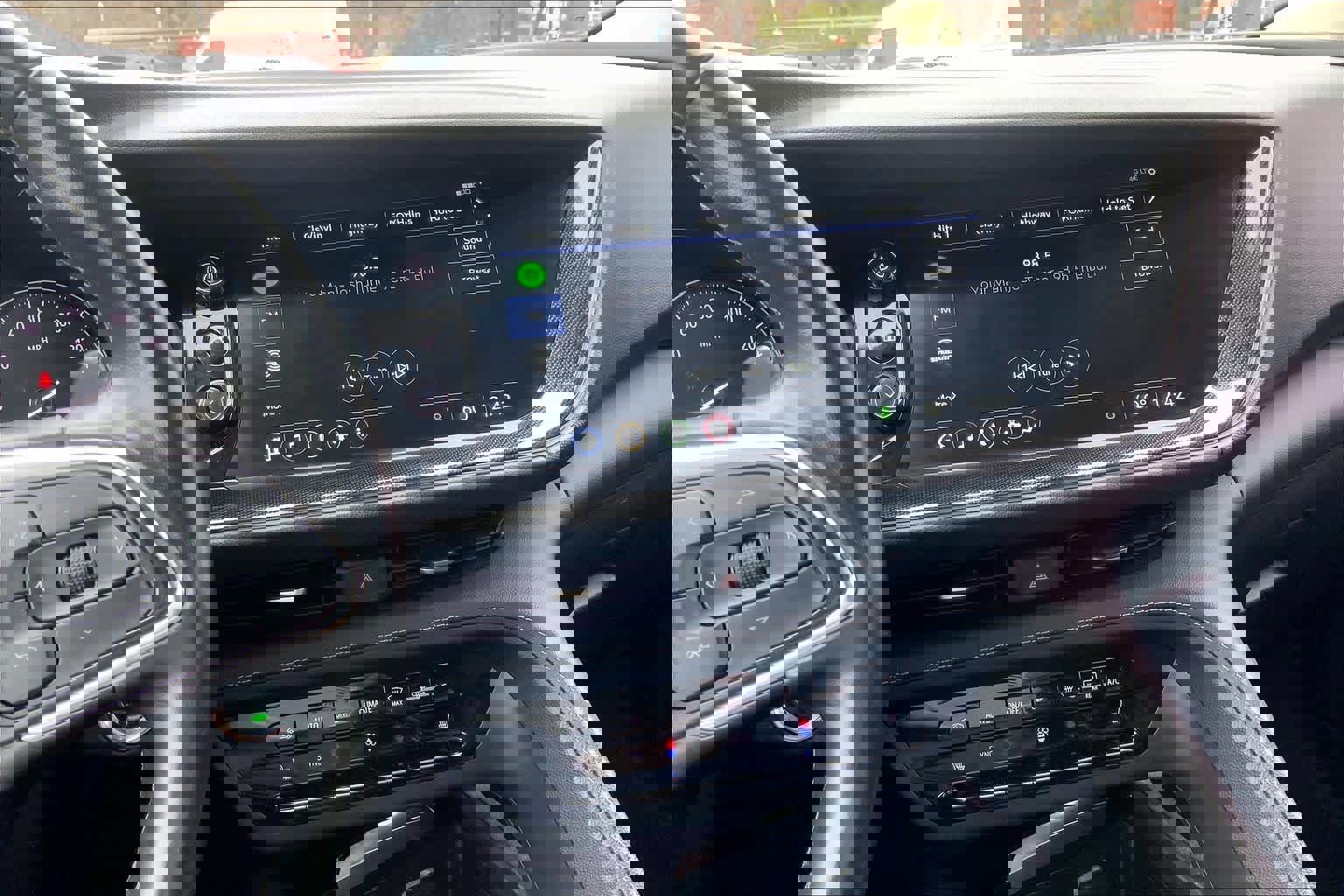 Used 2023 Buick Envision Essence image 7