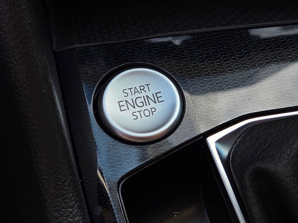 Certified 2025 Volkswagen Taos S FWD image 22