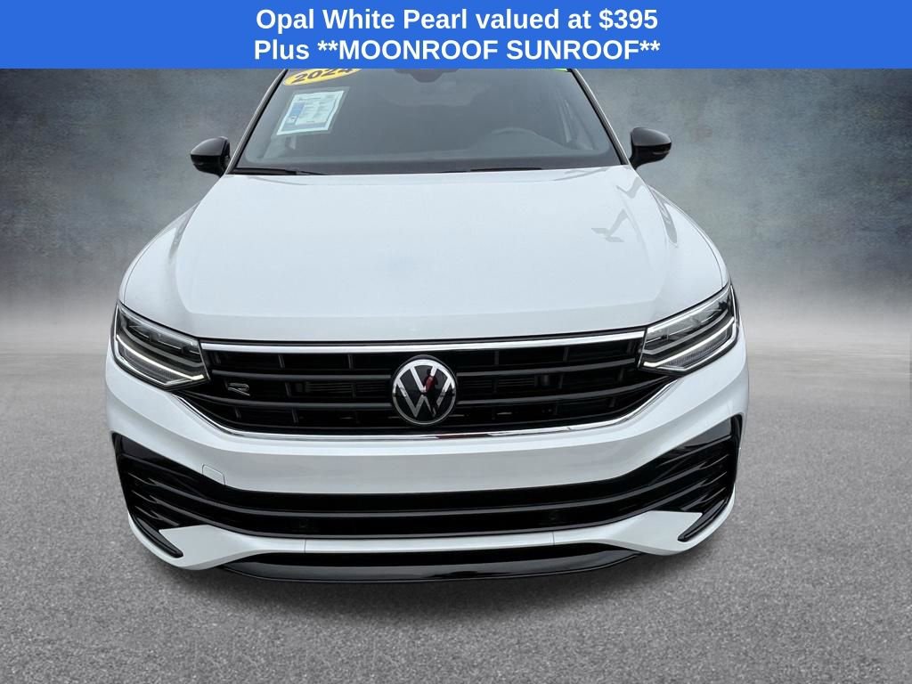 Used 2024 Volkswagen Tiguan SE R-Line image 3