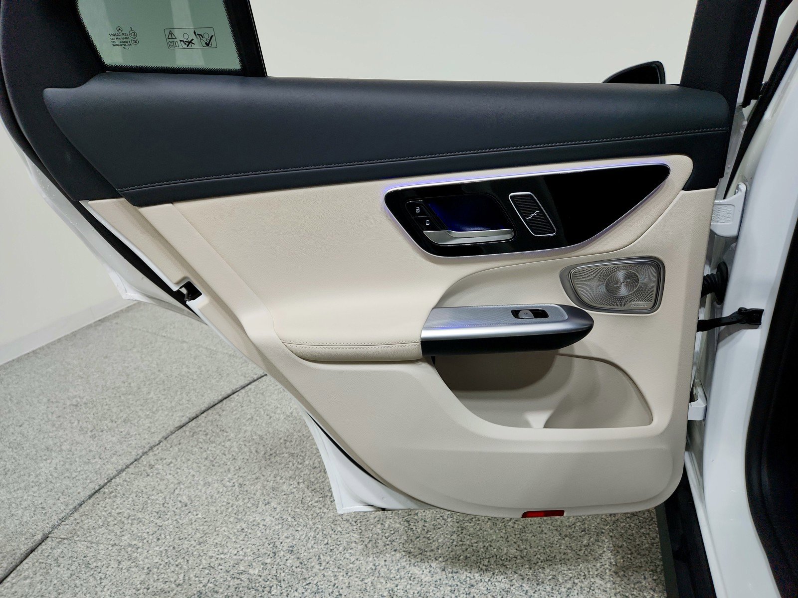 Certified 2024 Mercedes-Benz GLC 300 image 20