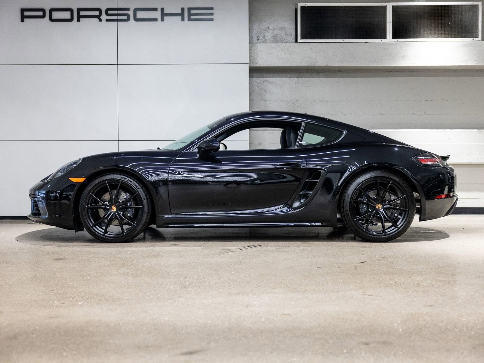 Certified 2025 Porsche 718 Cayman RWD image 2
